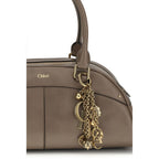 Sac à main en cuir gris