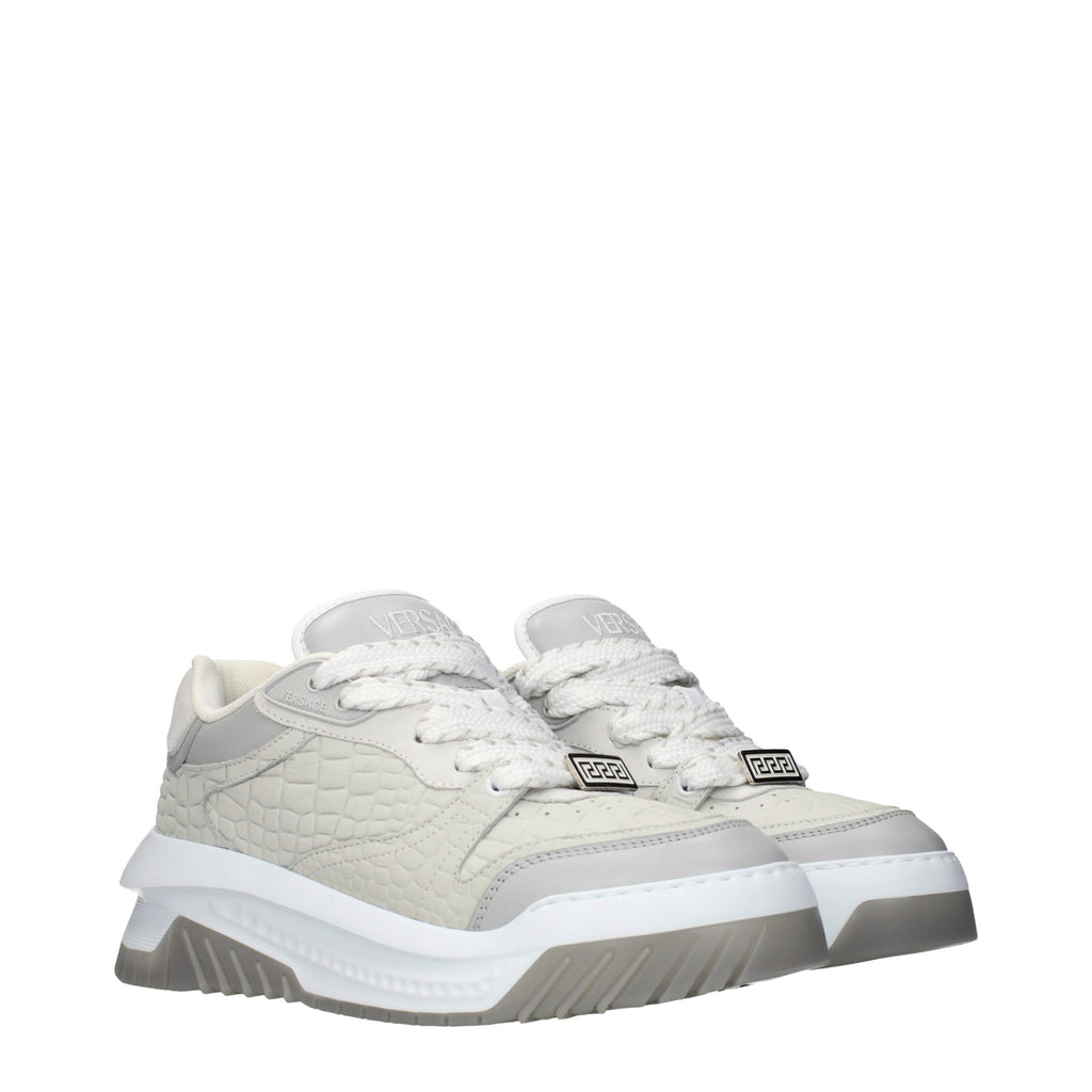 Baskets en cuir gris