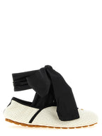 Ballerines noires et blanches