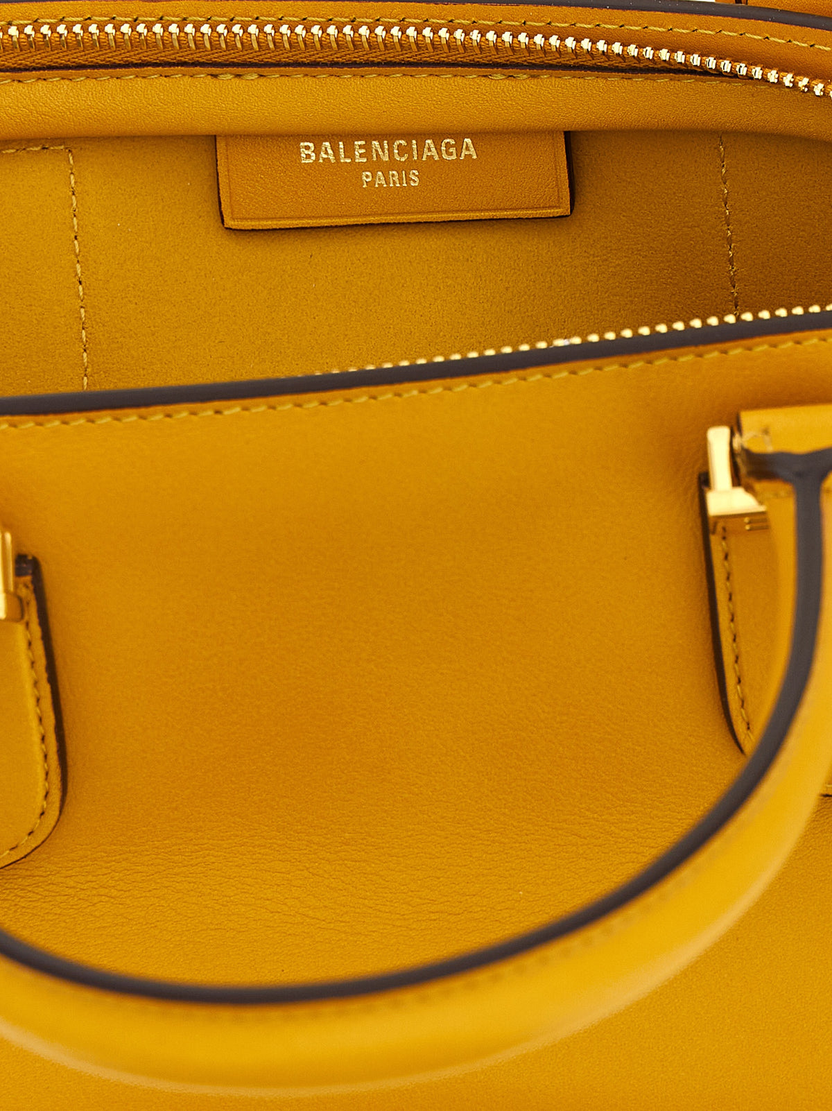 Sac à main en cuir jaune