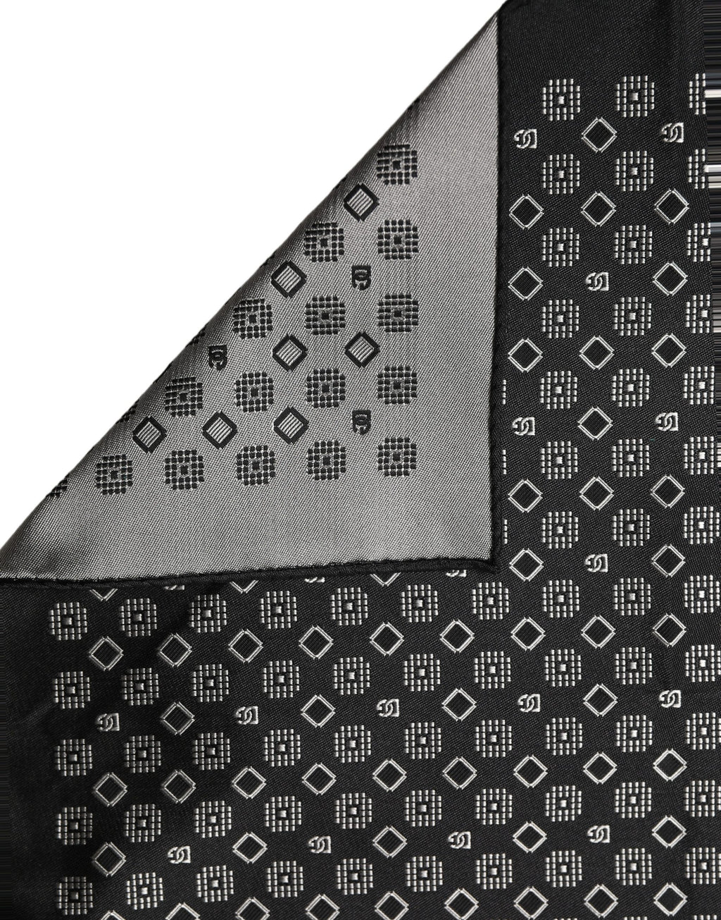 Pochette de costume noire et blanche