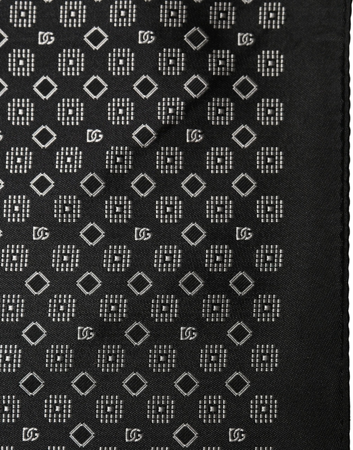 Pochette de costume noire et blanche